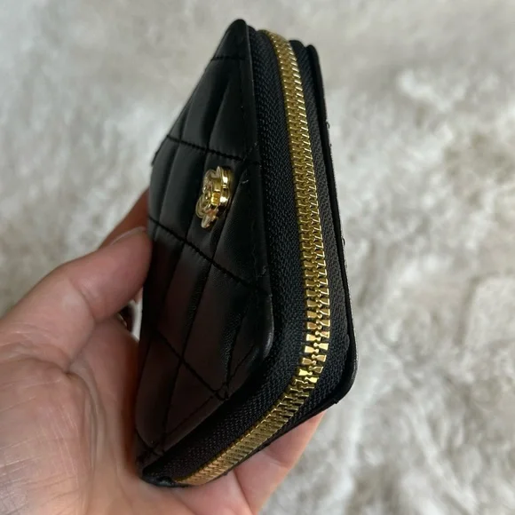 Elegant 2 Piece Black Quilted Women's Bag Set - Picture 12 of 13